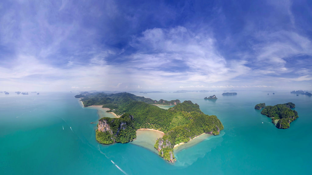 Koh Yao Noi is located in the middle of Pang Nga Bay