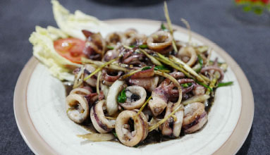 Visit Ta Ton Do Seafood Restaurant.